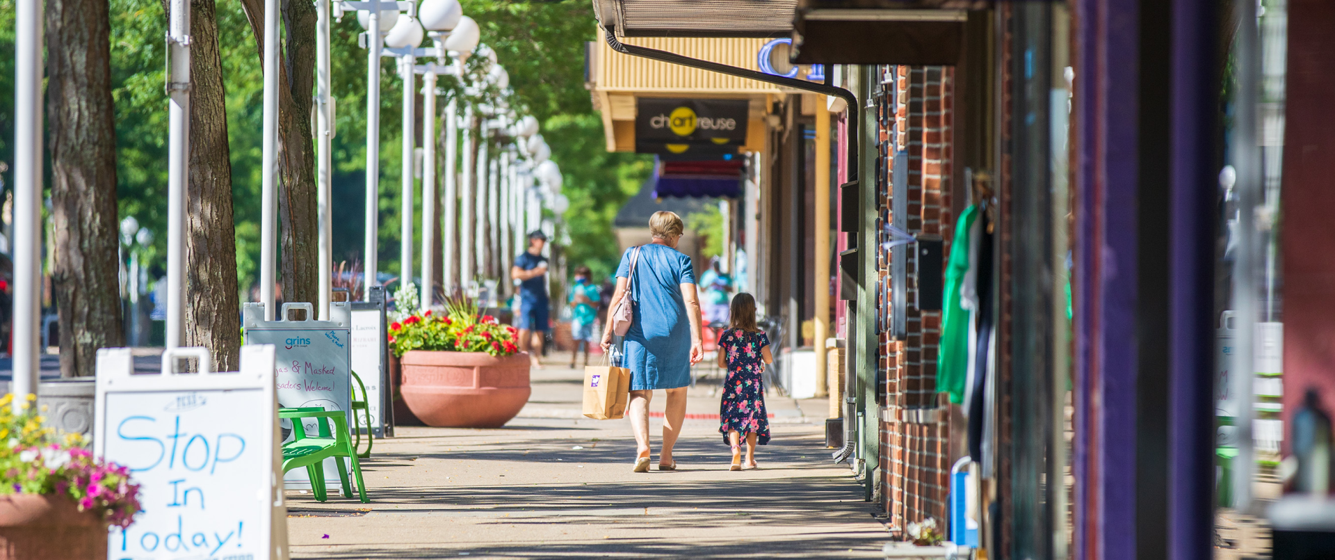 Shopping Downtown St. Joseph in the Spring
